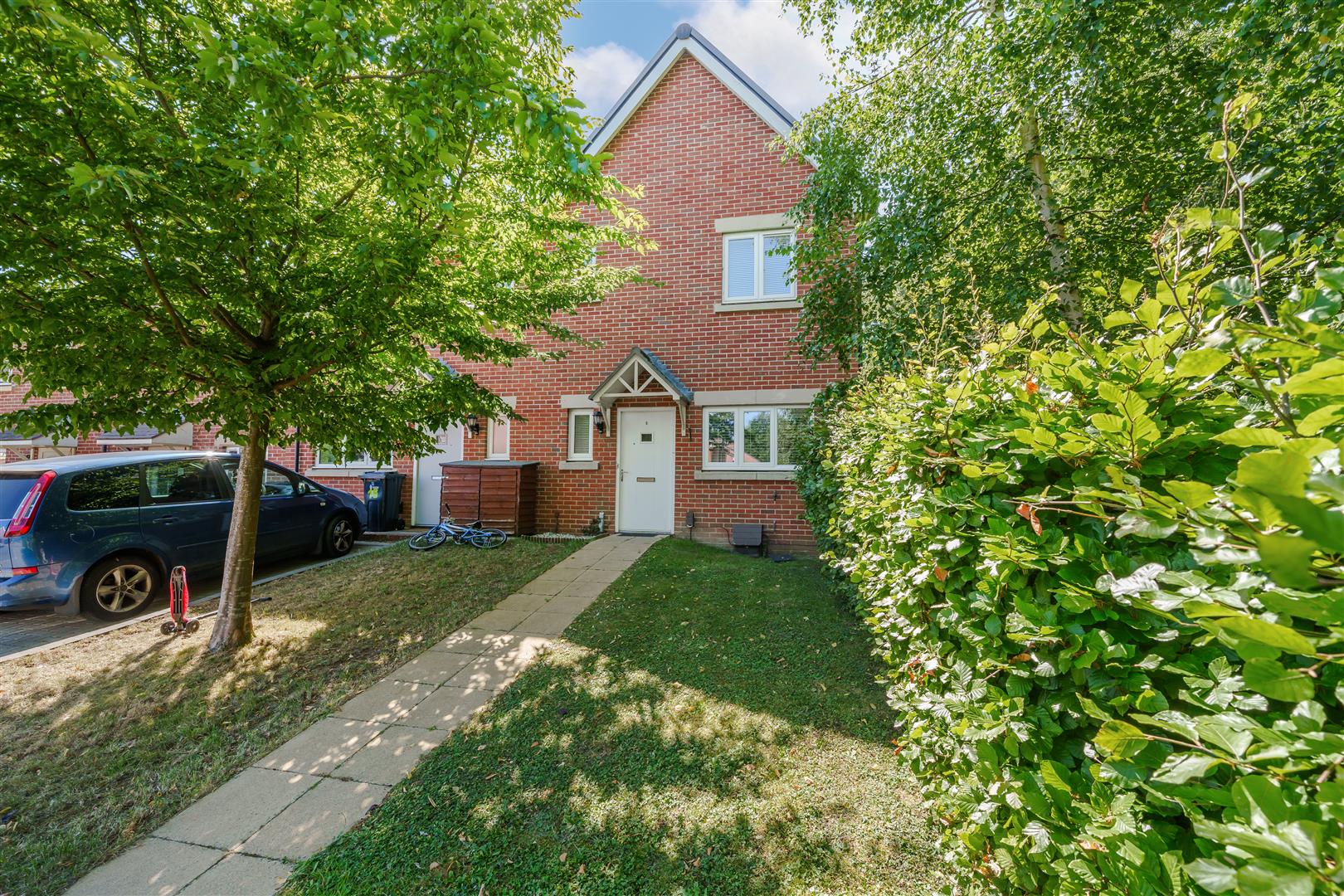 Hampshire Close, Wokingham, Berkshire, RG41 3BQ