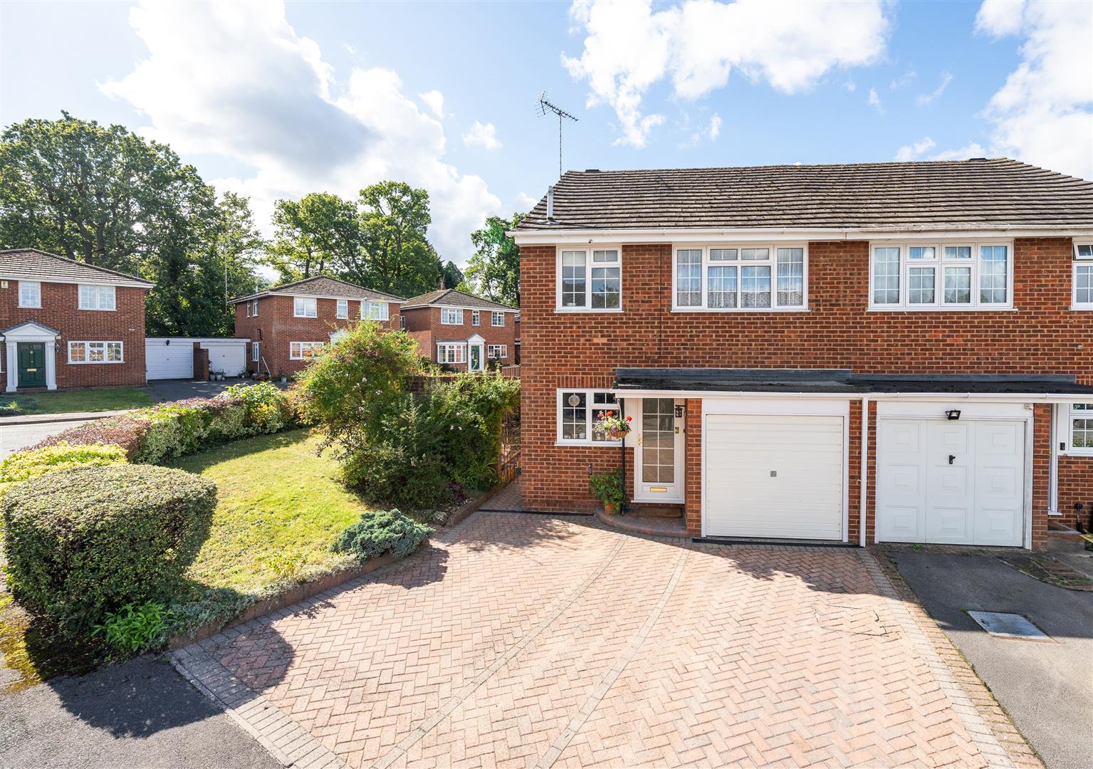 Lenham Close, Winnersh, Berkshire, RG41 1HR