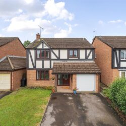 Somerville Close, Wokingham, Berkshire, RG41 4SW