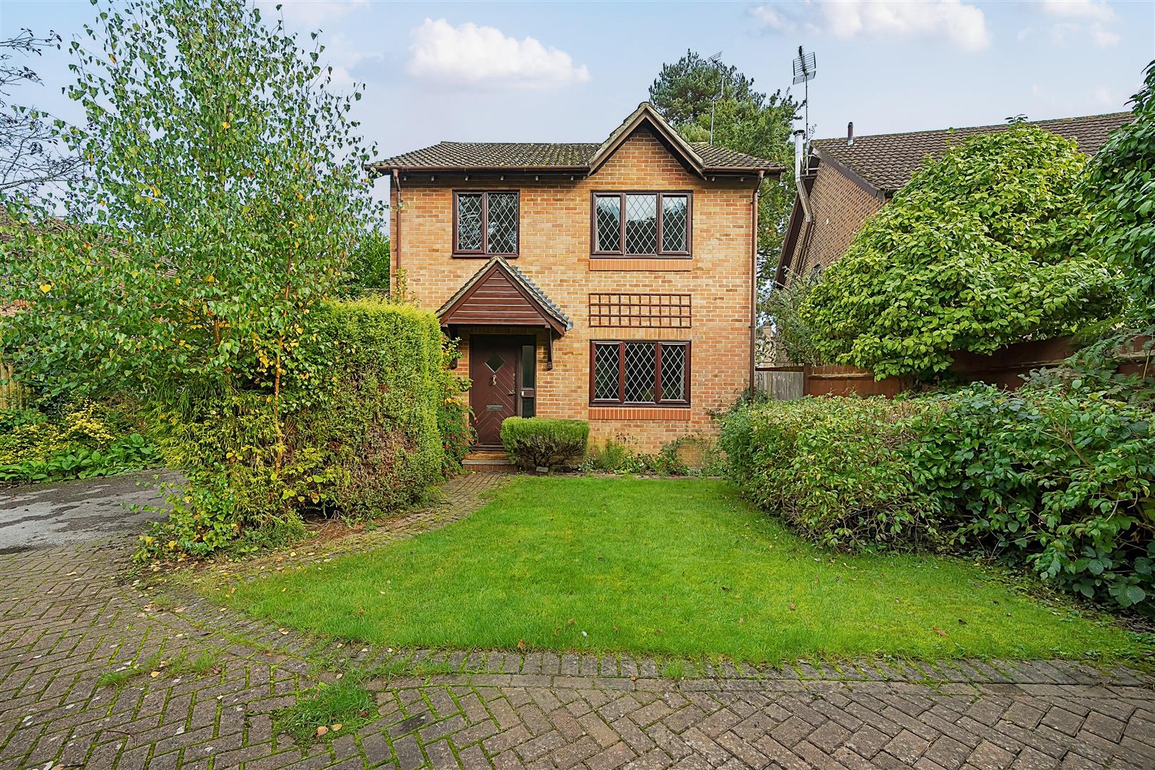 Heather Close, Finchampstead, Berkshire, RG40 4PX