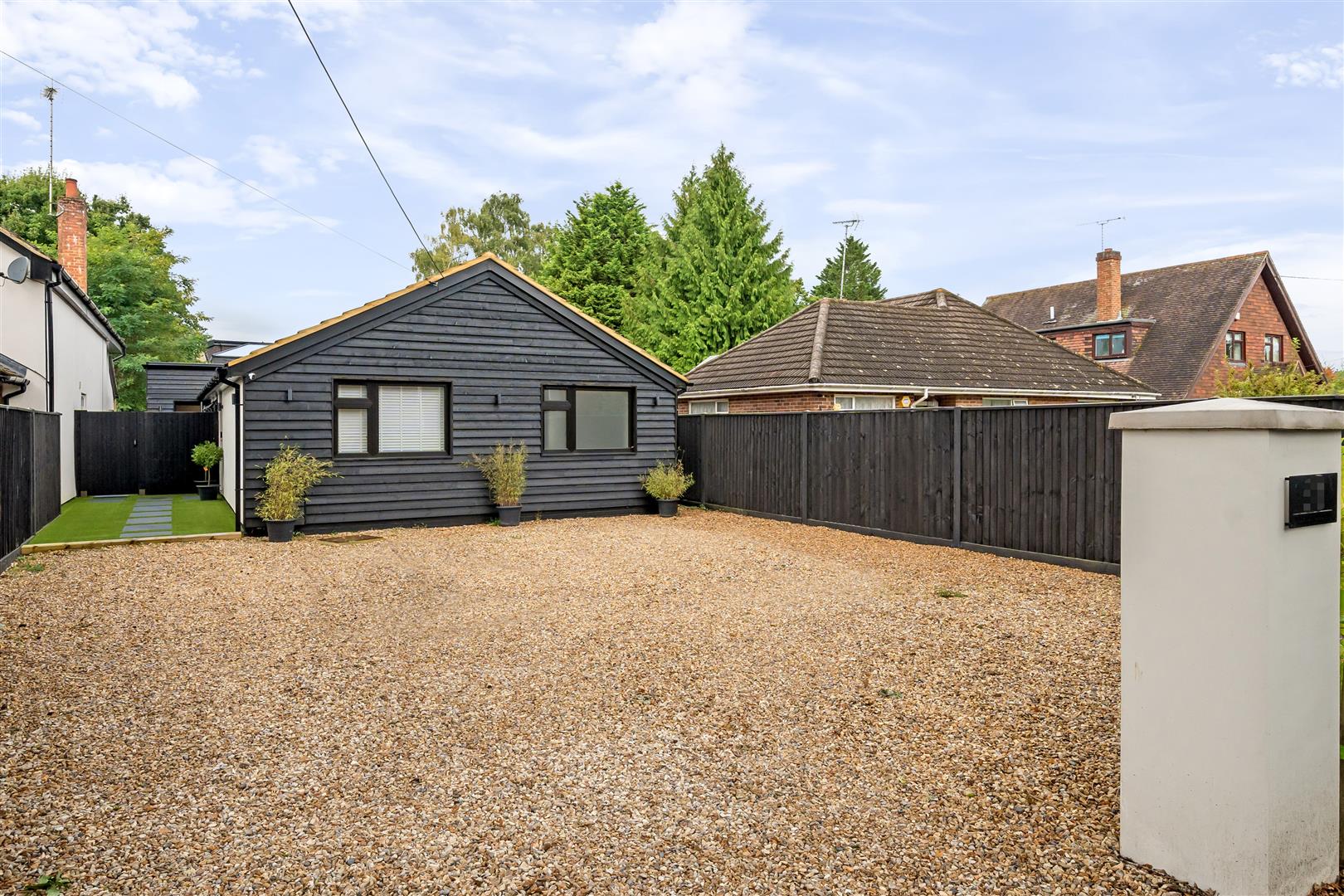 Nash Grove Lane, Finchampstead, Berkshire, RG40 4HE