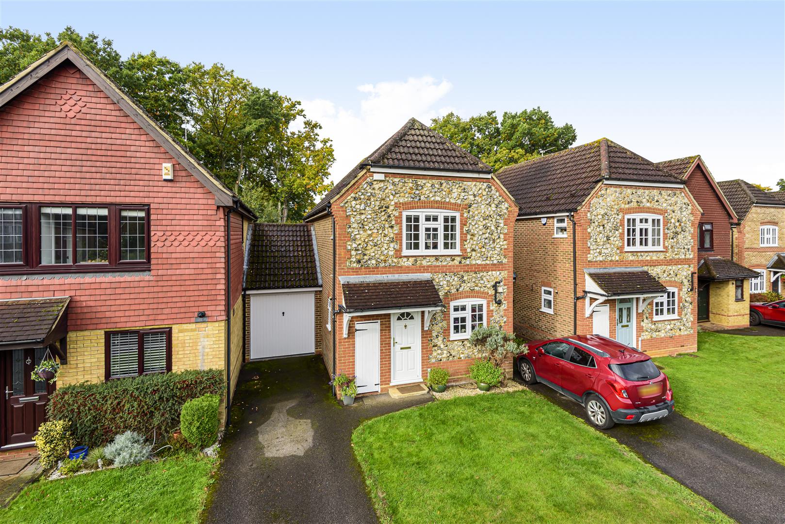 Goldsmith Close Wokingham, Berkshire, RG40 4YP