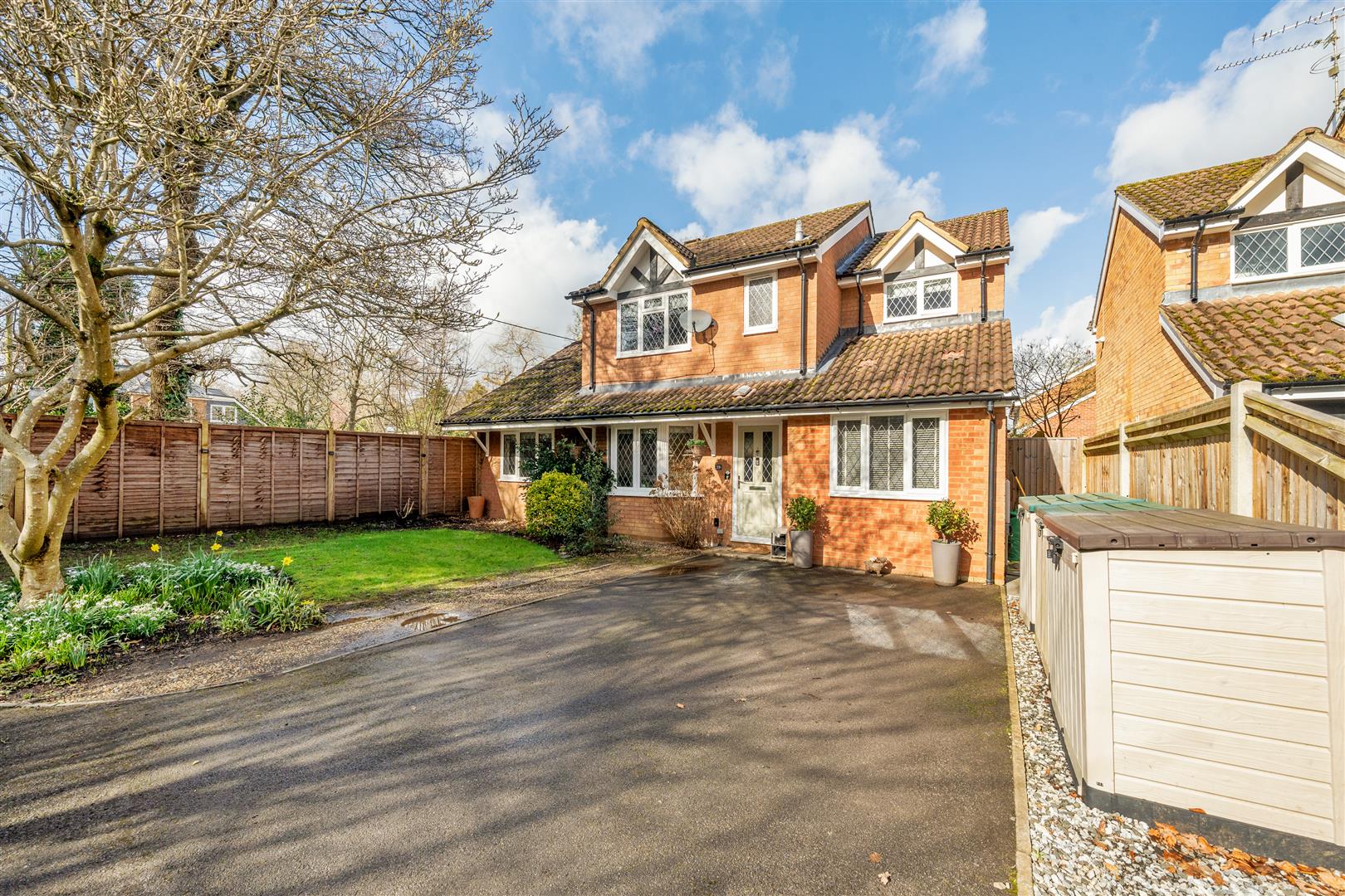 Waverley Way, Wokingham, Berkshire, RG40 4YD