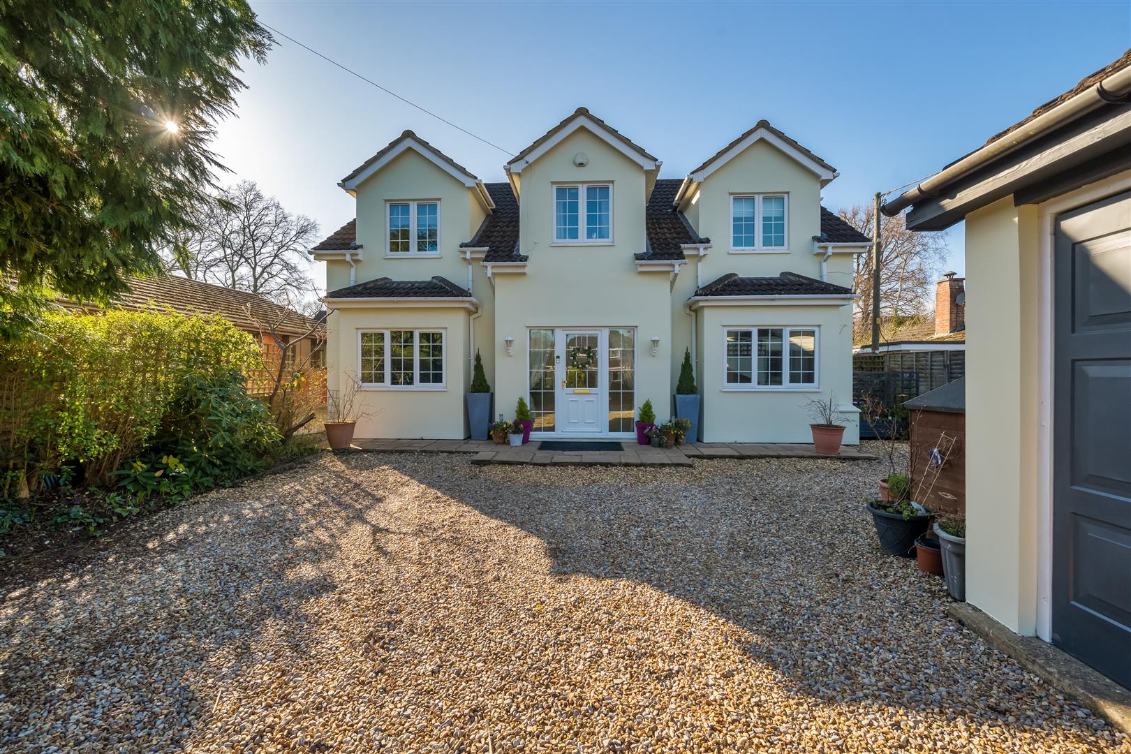 Nash Grove Lane, Finchampstead, Berkshire, RG40 4HE