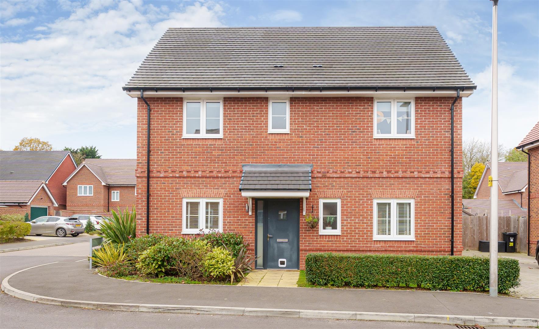 Barley Road, Finchwood Park, Wokingham, Berkshire, RG40 4AU