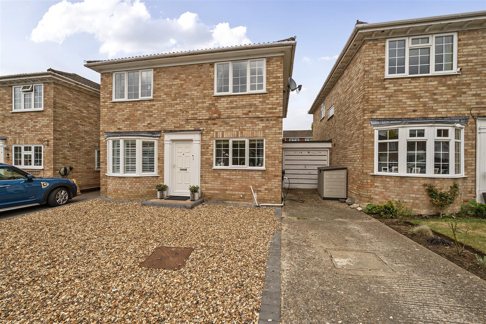 Challenor Close, Finchampstead, Berkshire, RG40 4UJ
