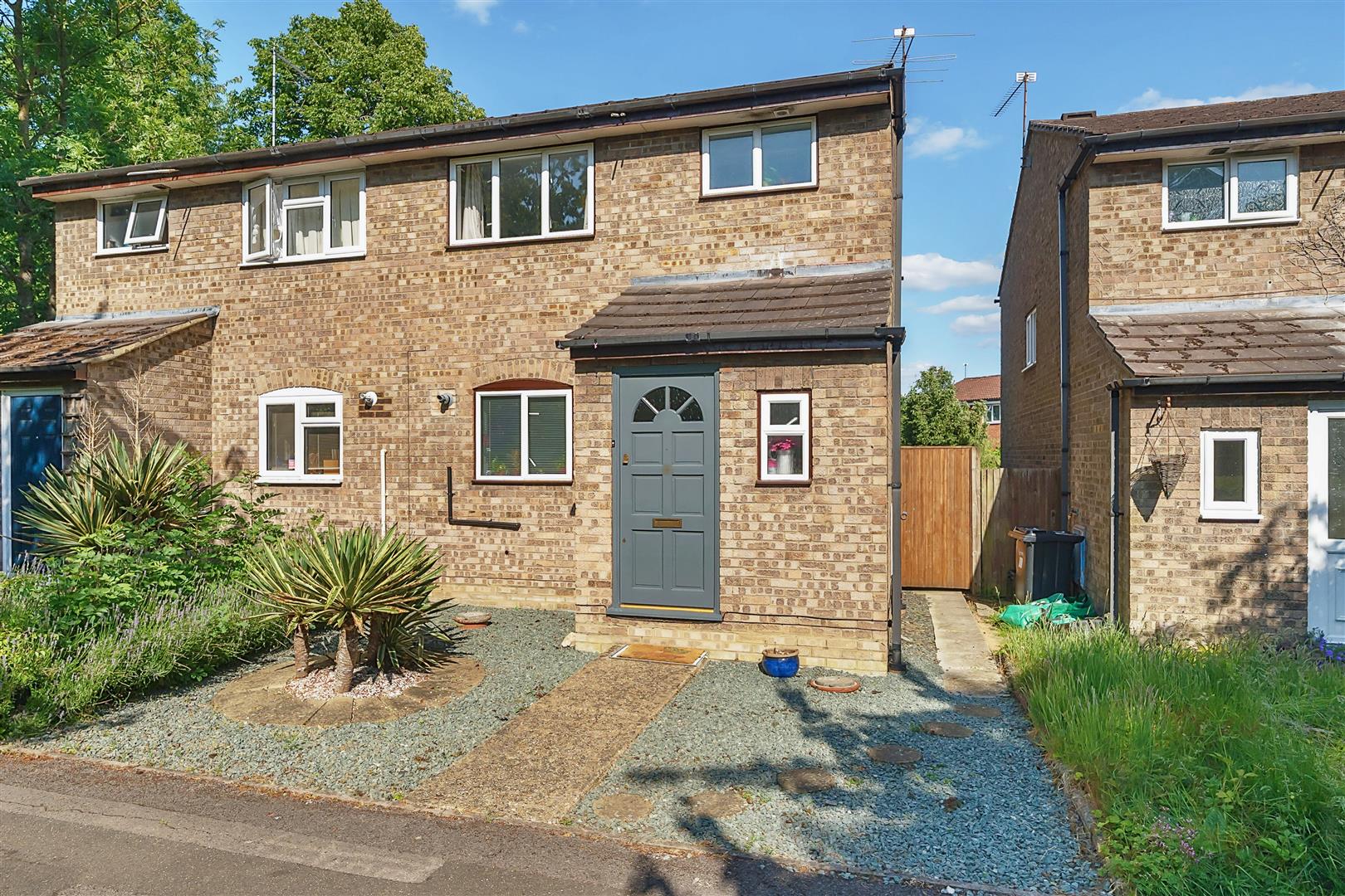 Medina Close Wokingham, Berkshire, RG41 3TZ