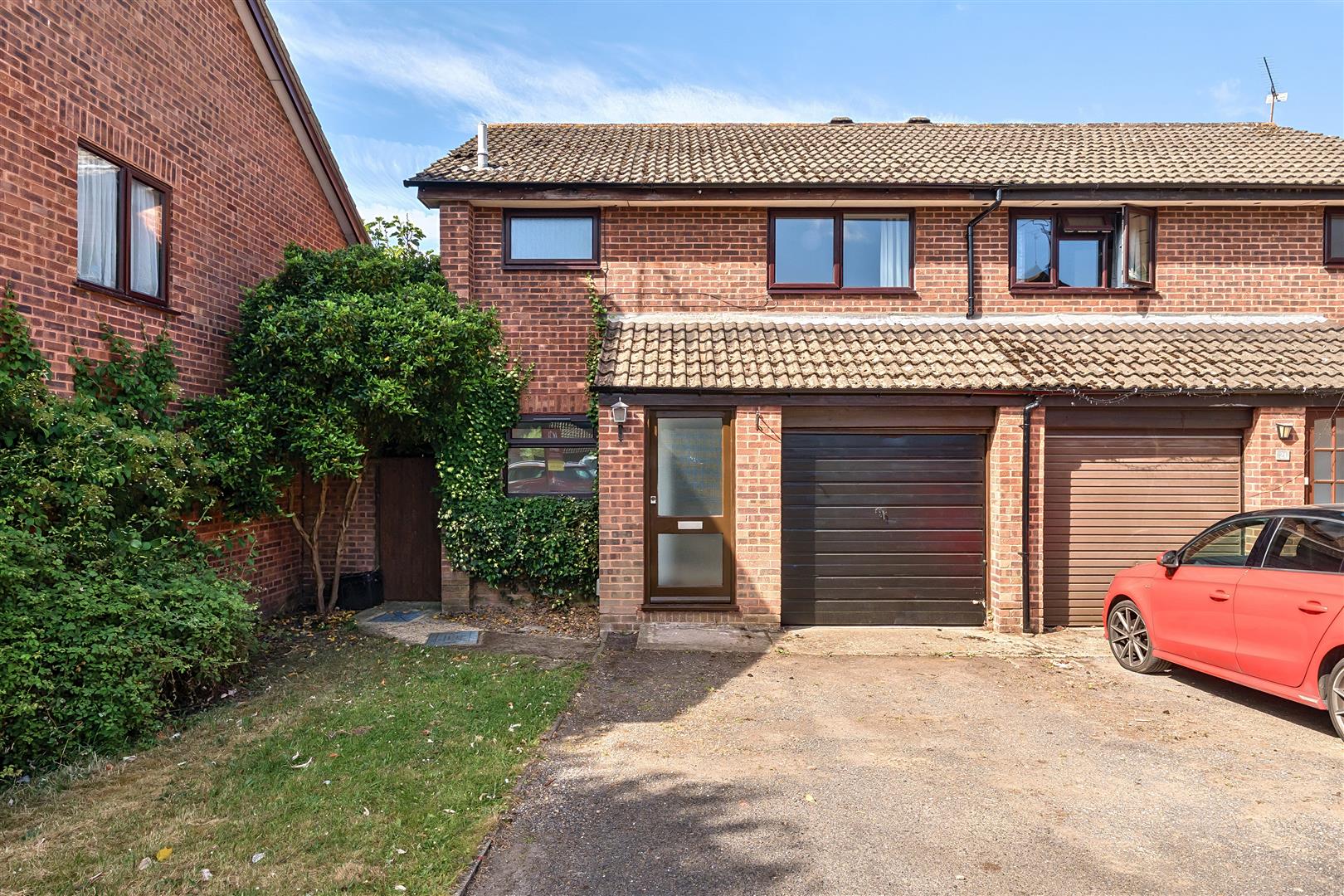 Blenheim Close Wokingham, Berkshire, RG41 3UQ
