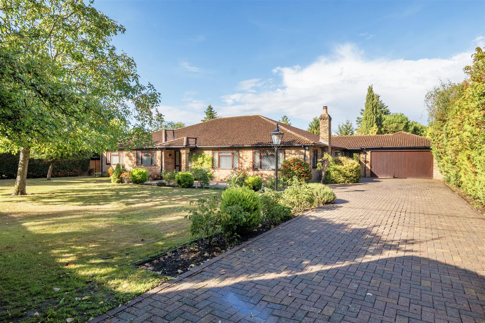 Park Lane Finchampstead, Berkshire, RG40 4PY