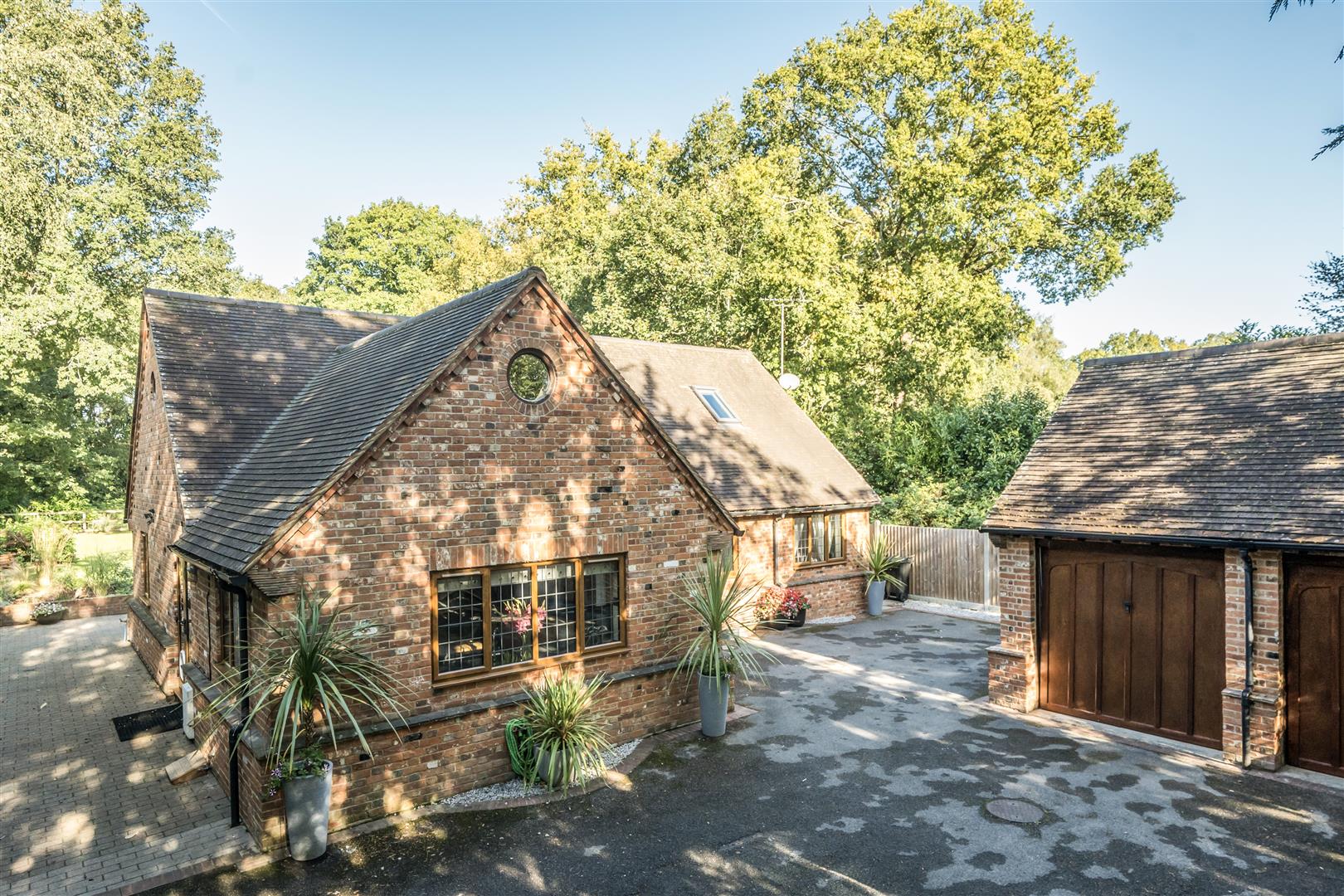 Finchampstead Road, Finchampstead, Berkshire, RG40 3JT