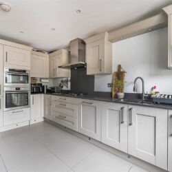Laureates Place, Binfield, Berkshire, RG42 4FL