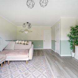 Dodsells Well Wokingham, Berkshire, RG40 4YE