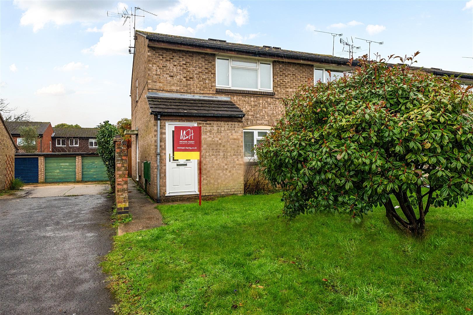 Medina Close, Wokingham, Berkshire RG41 3TZ