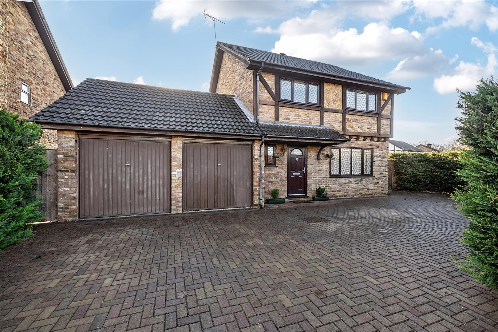 Fir Cottage Road Finchampstead, Berkshire, RG40 4RY