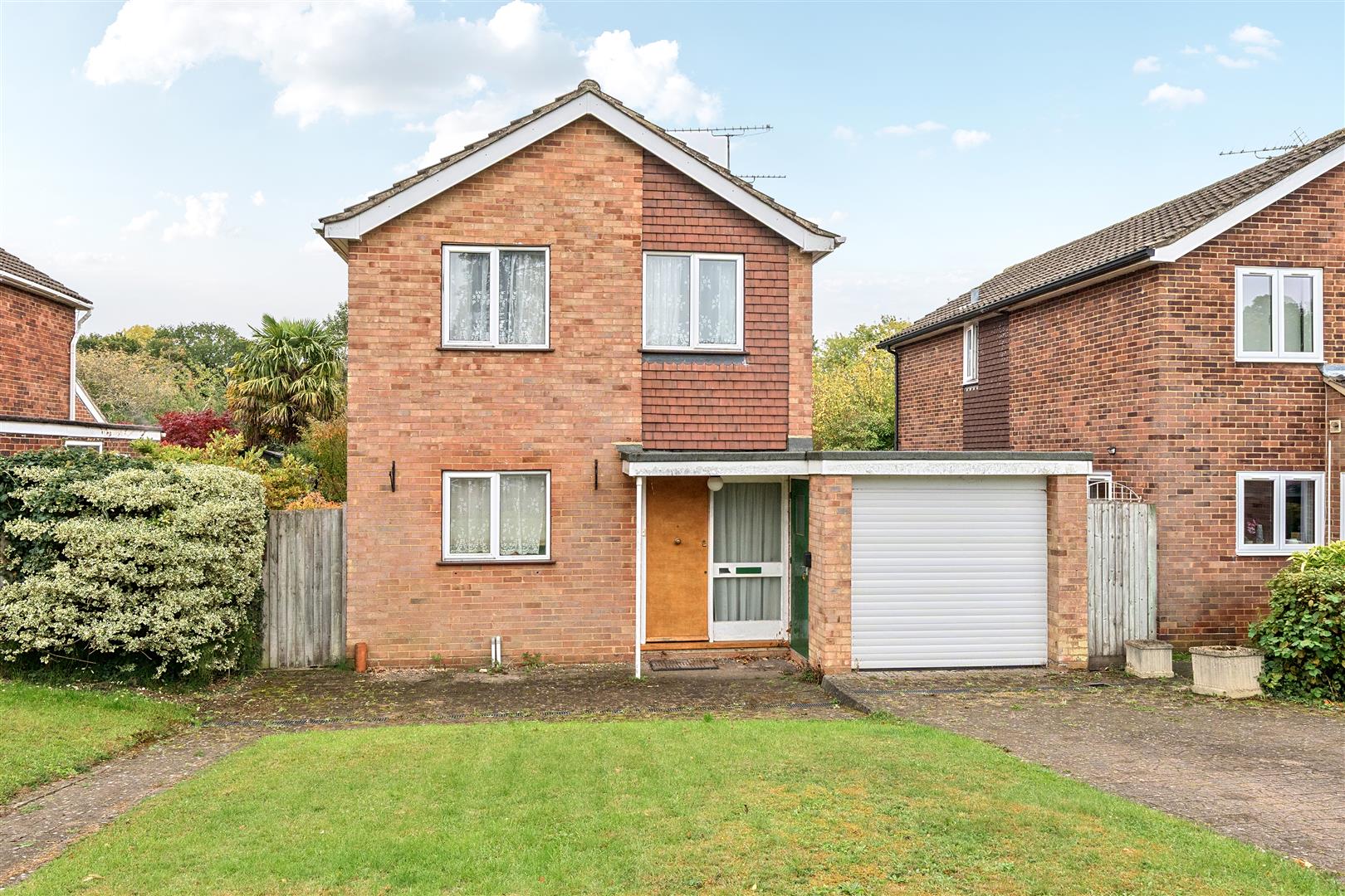 Oaklands Drive, Wokingham, Berkshire, RG41 2SB
