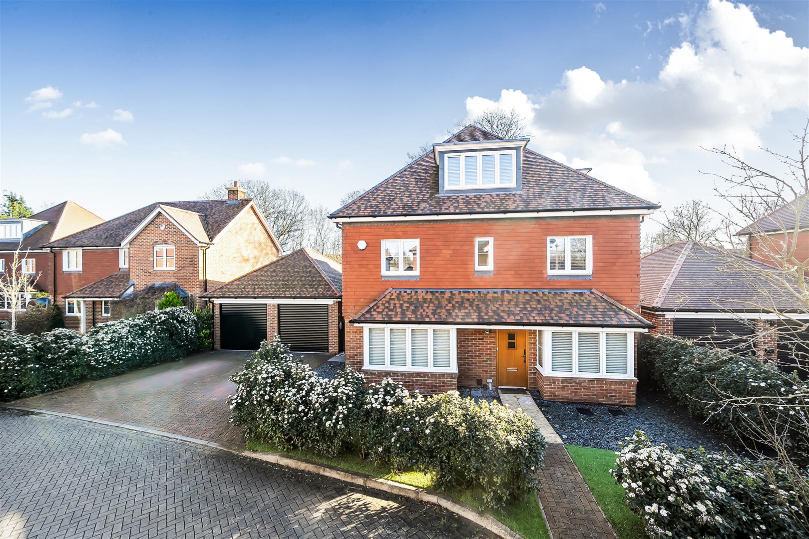 Neville Close, Wokingham, Berkshire, RG40 5AJ
