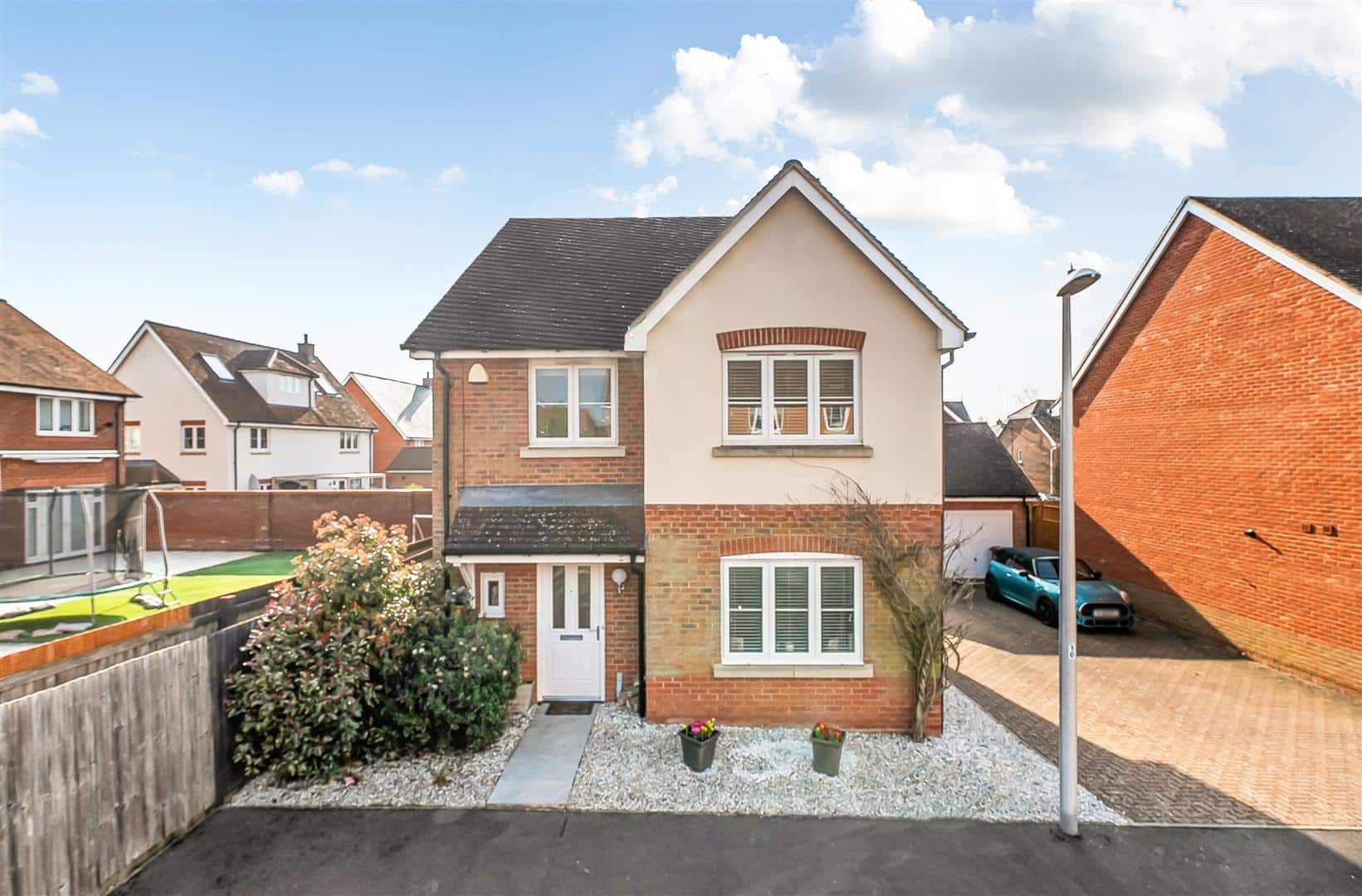 Columba Gardens, Wokingham, Berkshire, RG40 1GB