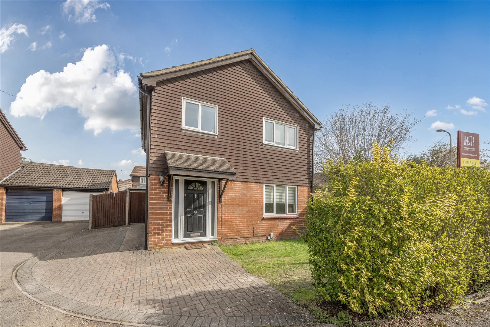 Sapphire Close, Wokingham, Berkshire, RG41 3DU
