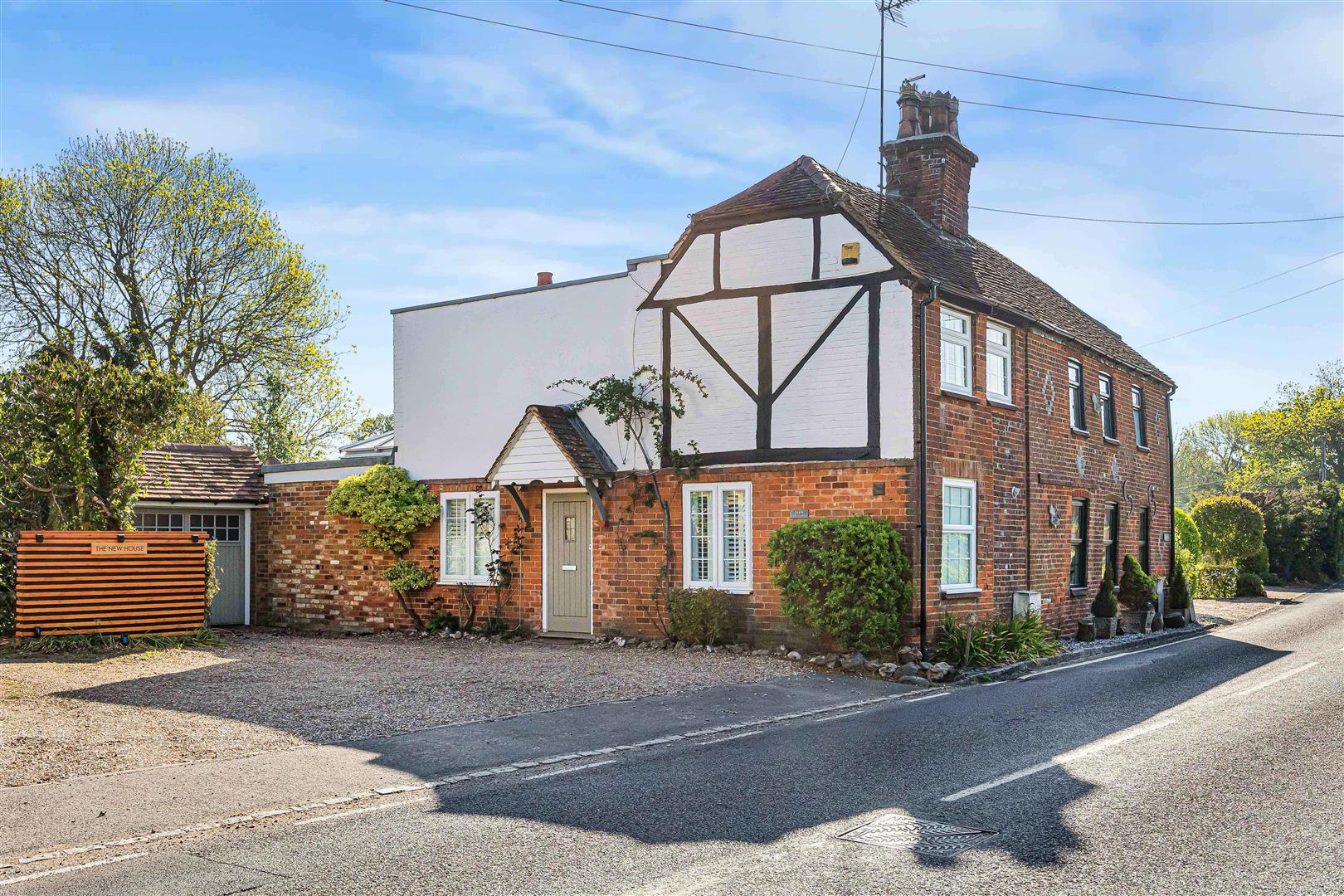 Wokingham Road Hurst, Berkshire RG10 0RU