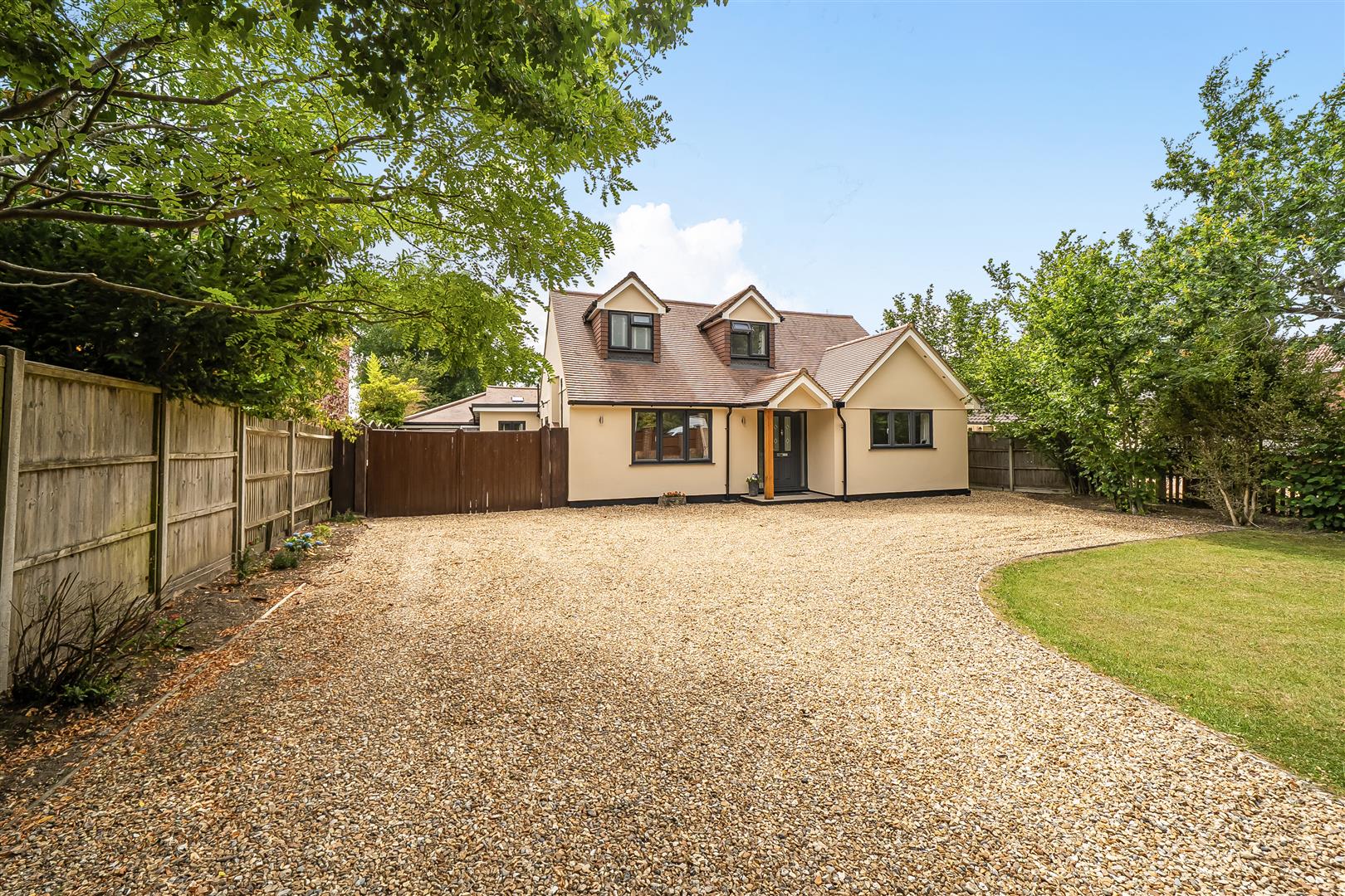 Reading Road, Finchampstead, Berkshire, RG40 4RD