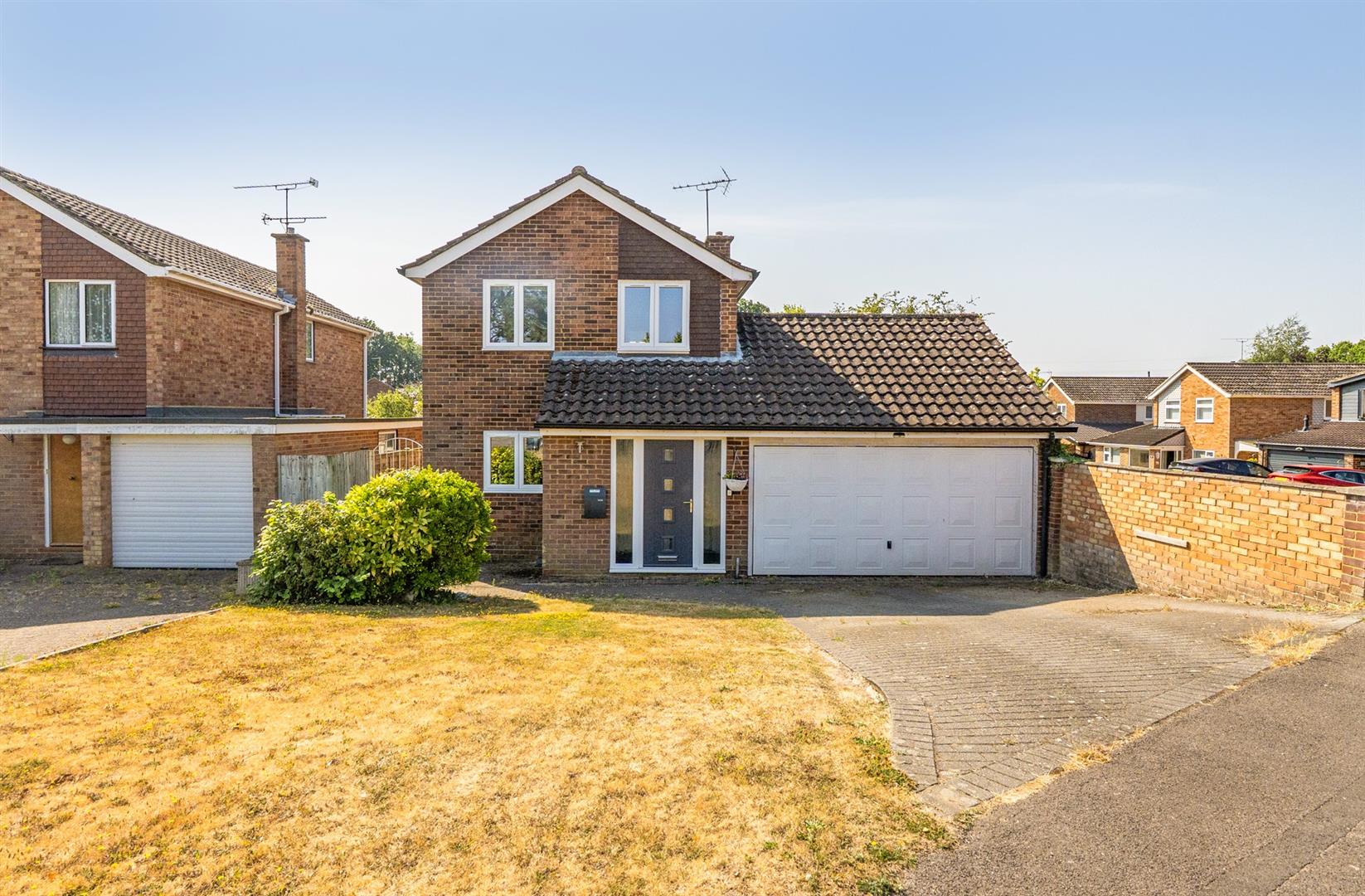Oaklands Drive, Wokingham, Berkshire, RG41 2SB