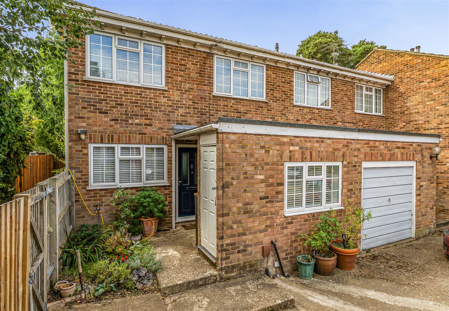 McCarthy Way, Finchampstead, Berkshire, RG40 4UB