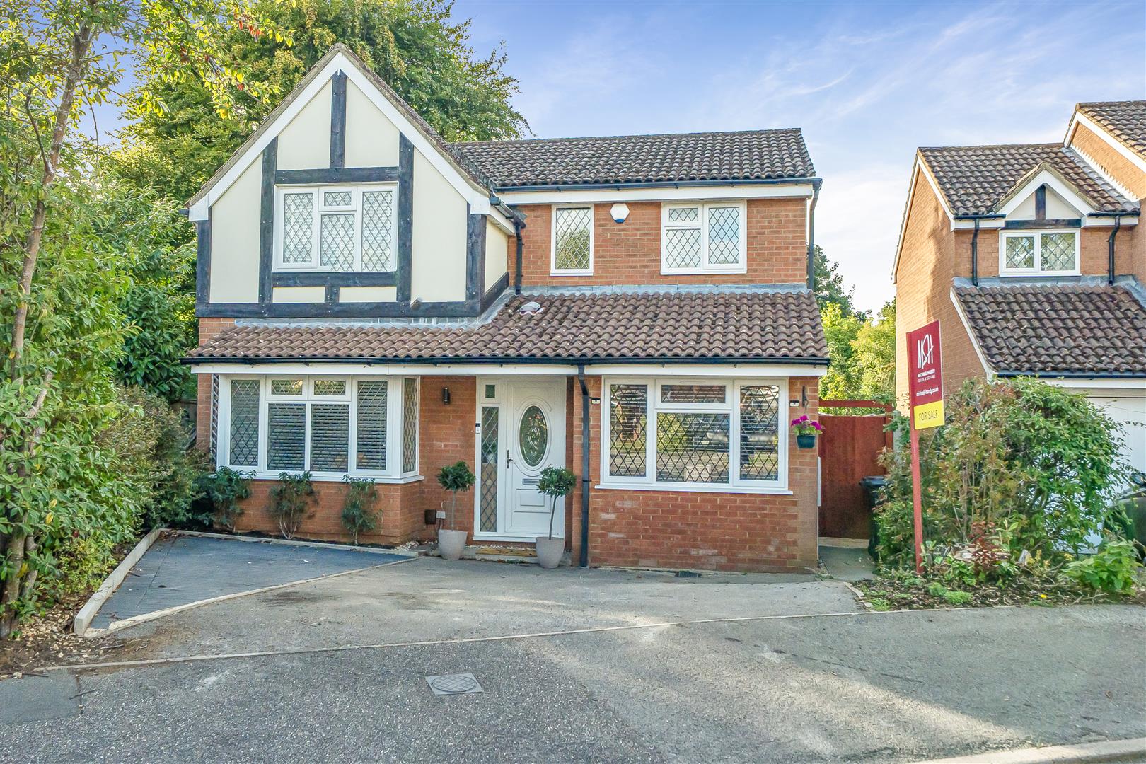 Waverley Way, Wokingham, Berkshire, RG40 4YD