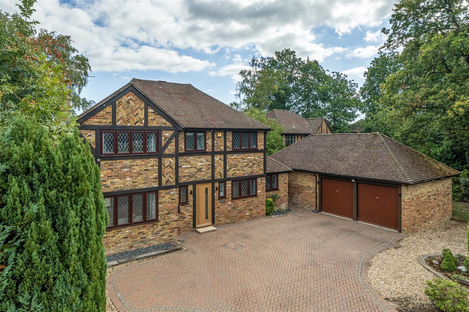 Fir Cottage Road, Finchampstead, Berkshire, RG40 4RY