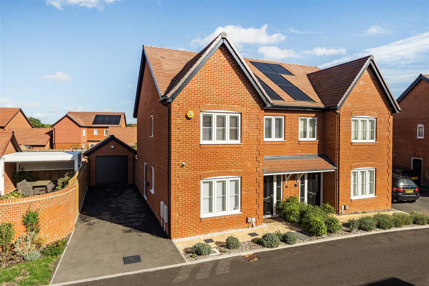 Huntley Way Finchampstead, Berkshire, RG40 4PU