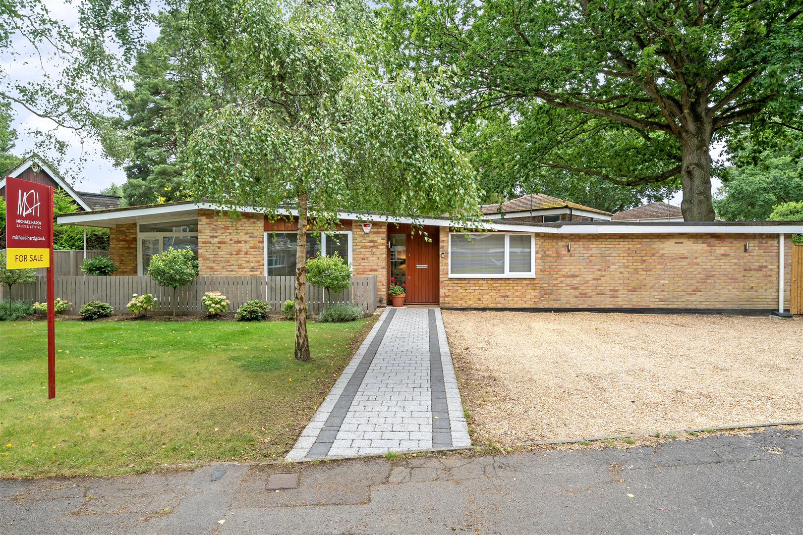 Heathermount Drive, Crowthorne, Berkshire, RG45 6HJ