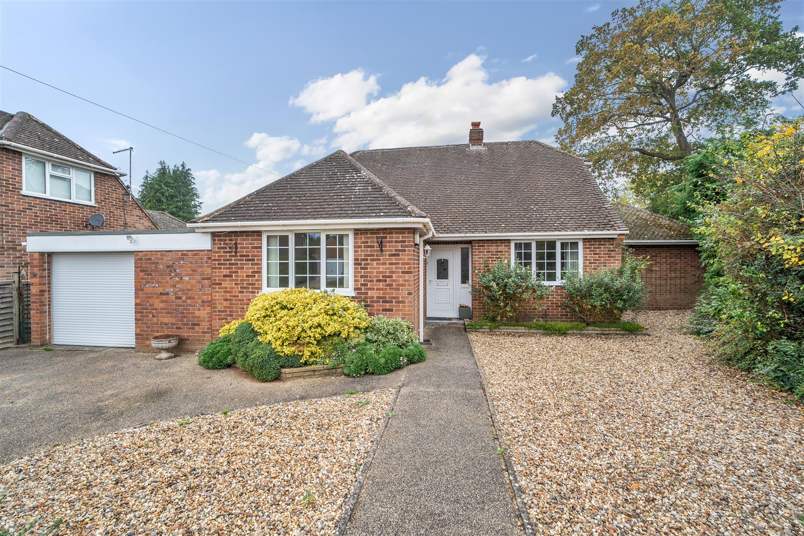 Farm Close Crowthorne, Berkshire, RG45 6SE