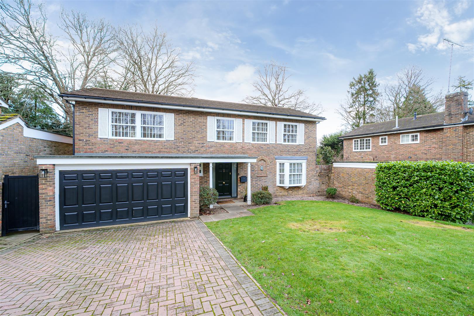 Knowles Avenue Crowthorne, Berkshire, RG45 6DU