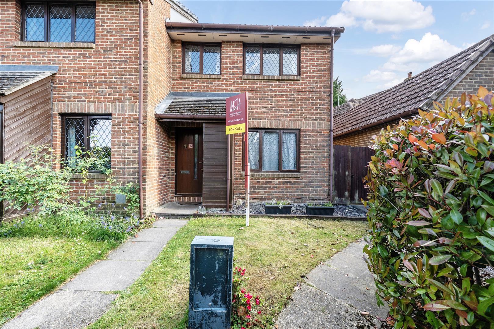 Marigold Close, Crowthorne, Berkshire, RG45 6TY