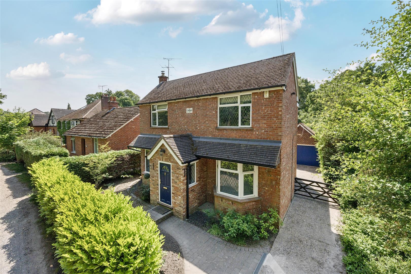 Addiscombe Road, Crowthorne, Berkshire, RG45 7JX