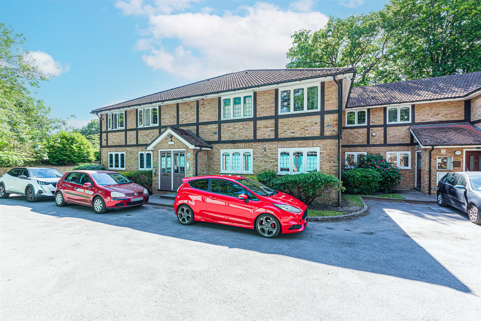Aragon Court, Bracknell, Berkshire, RG12 7AS