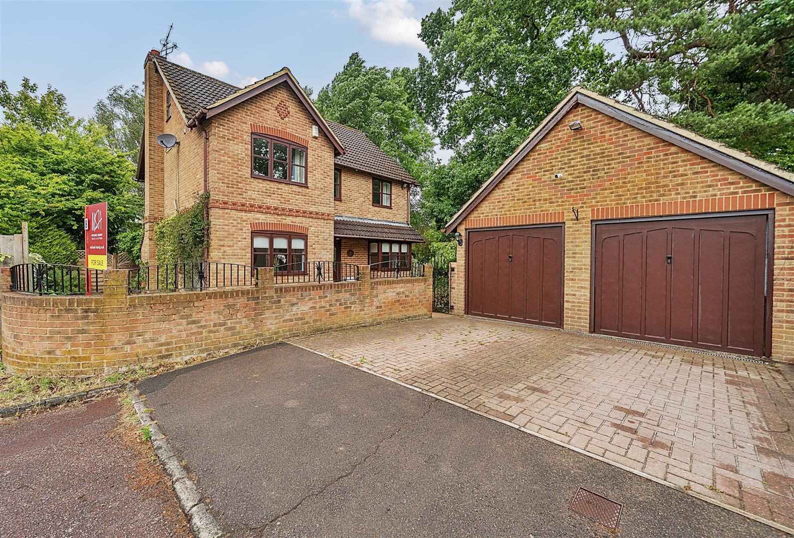 Gibbons Close, Sandhurst, Berkshire, GU47 9BB