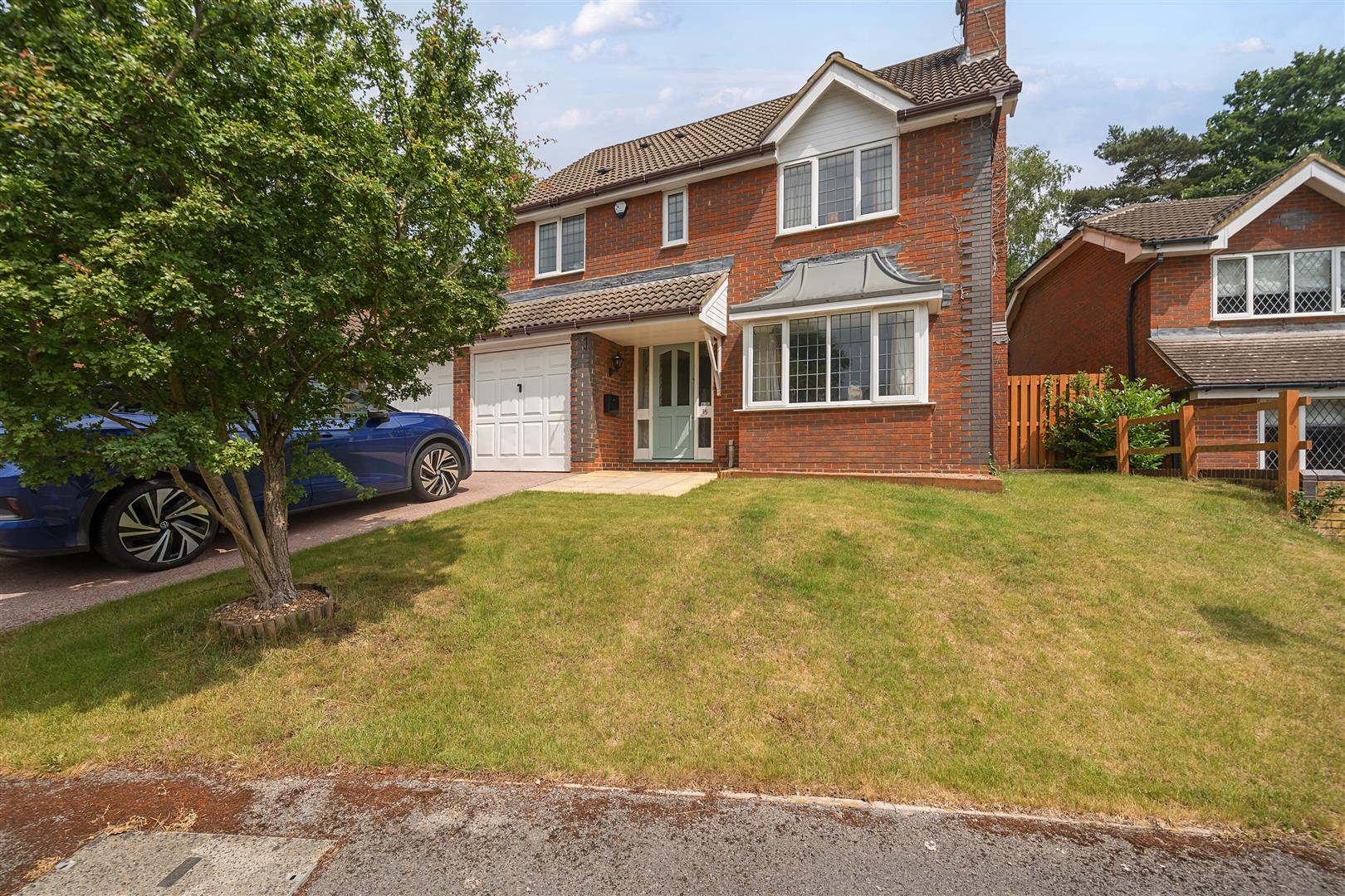 Lupin Ride, Crowthorne, Berkshire, RG45 6US