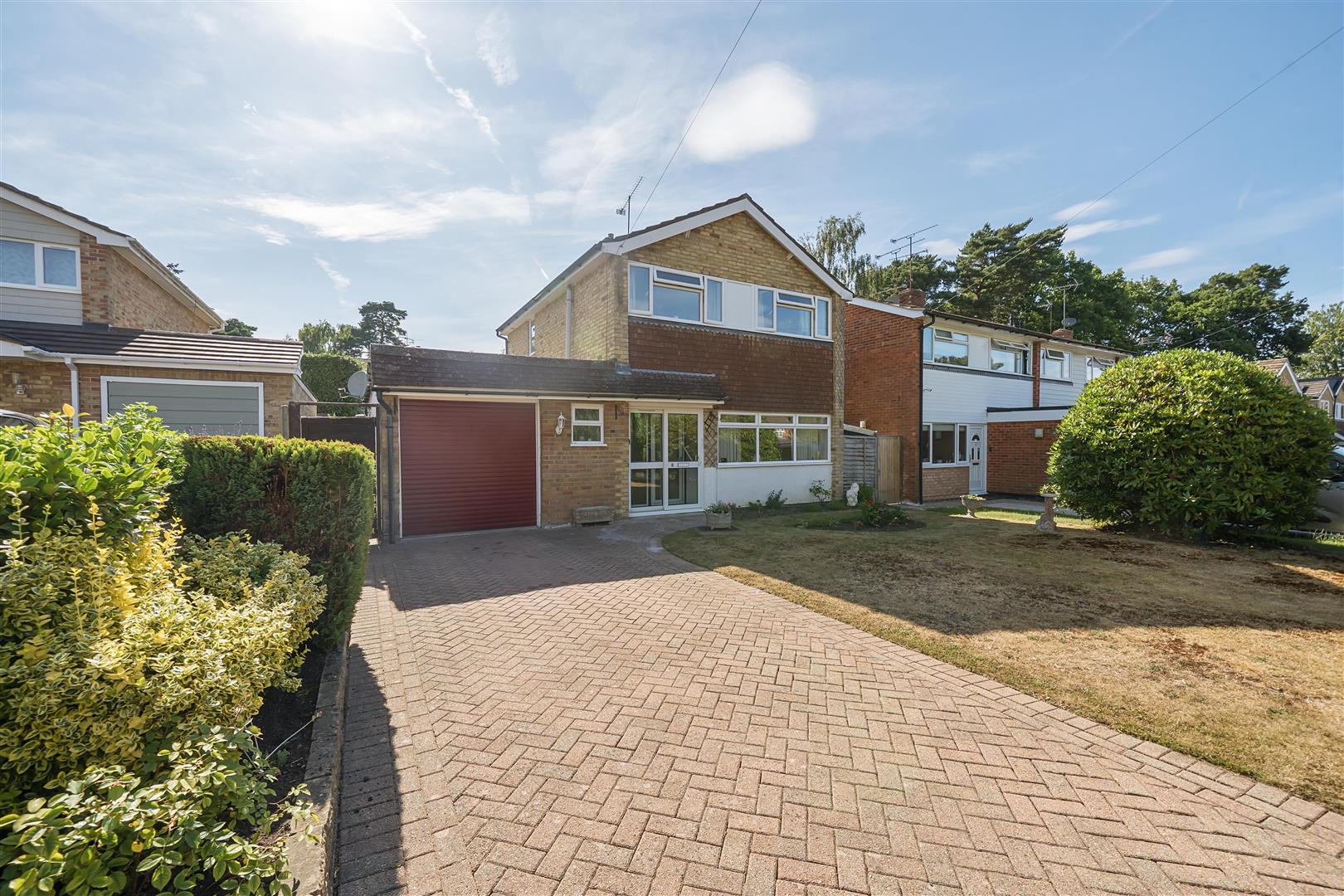 Lyneham Road Crowthorne, Berkshire, RG45 6NJ