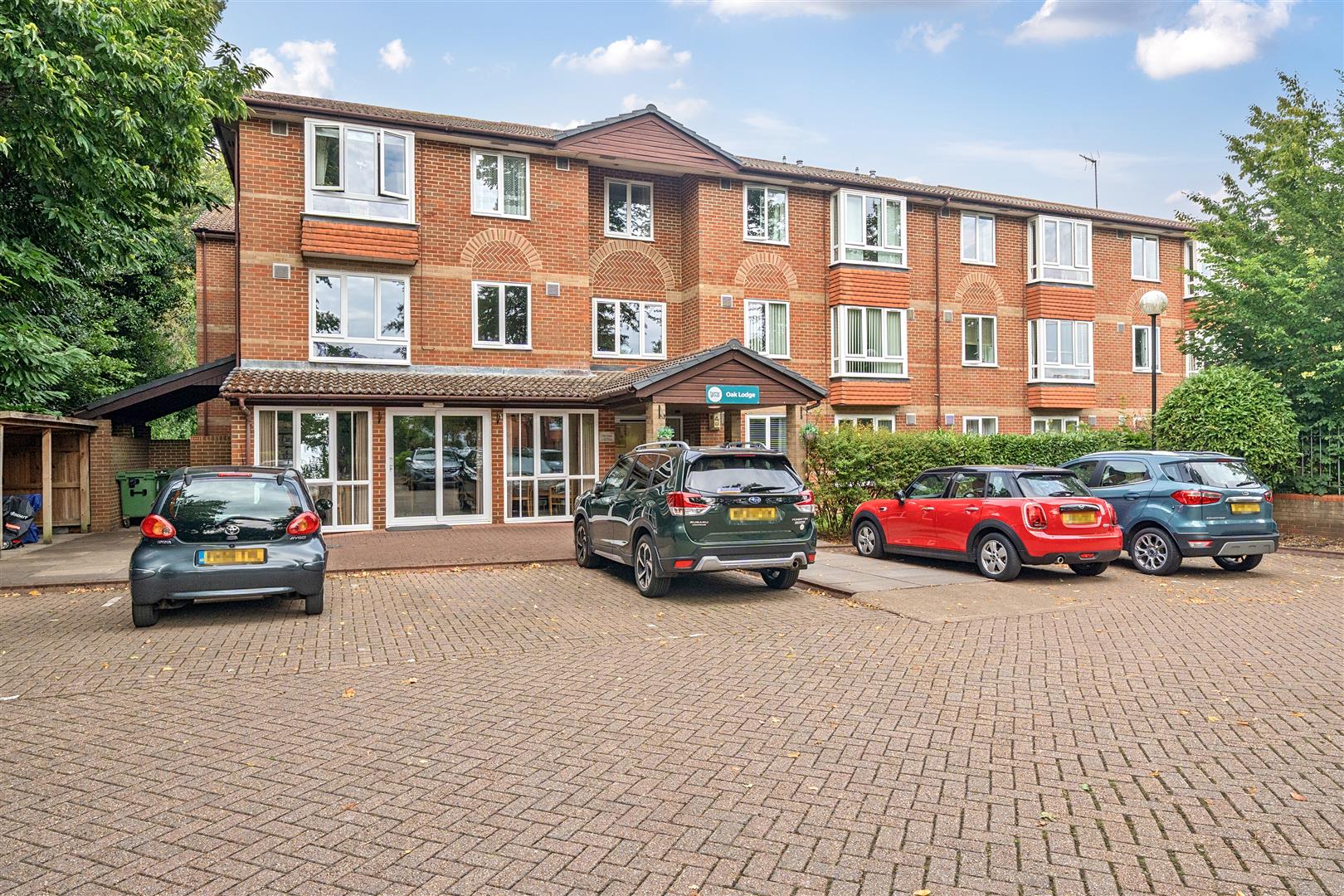 Oak Lodge, New Road, Crowthorne, Berkshire, RG45 6SL
