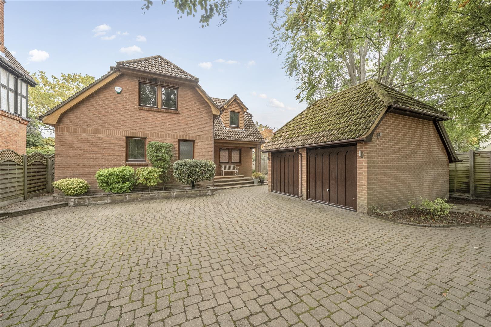 St. Johns Street Crowthorne, Berkshire, RG45 7NJ
