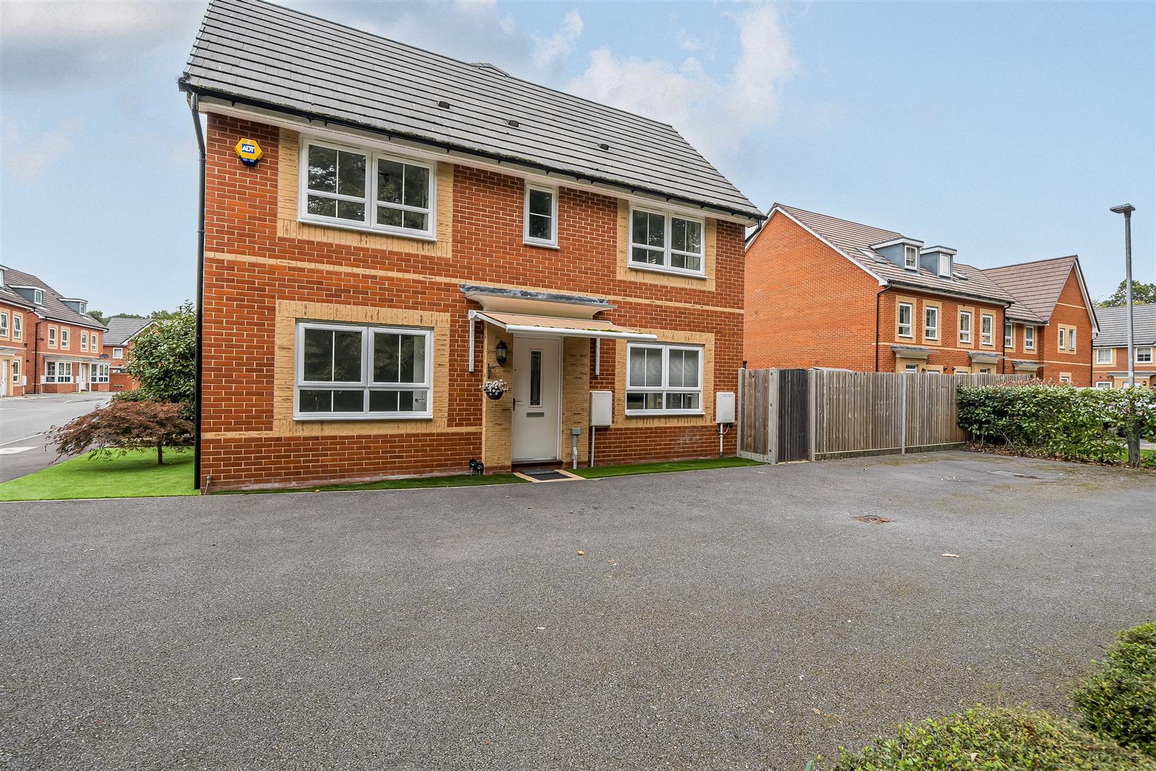 Compton Mead, Crowthorne, Berkshire, RG45 7FH