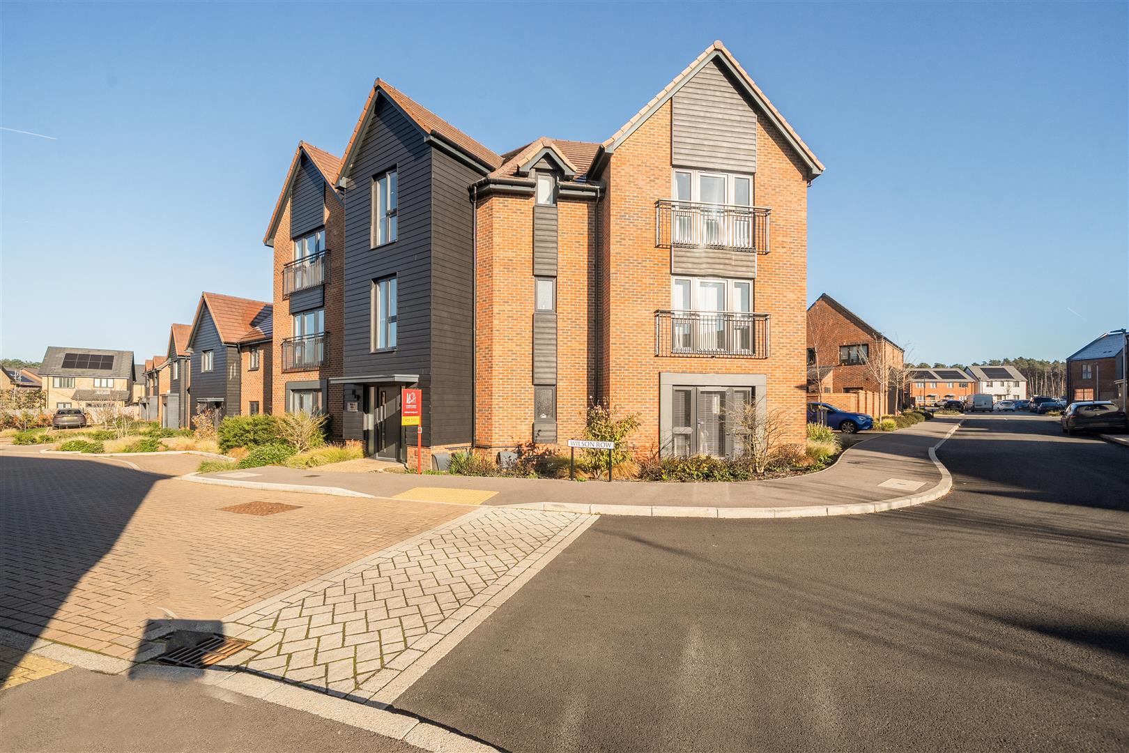 Wilson Row, Crowthorne, Berkshire, RG45 6WE