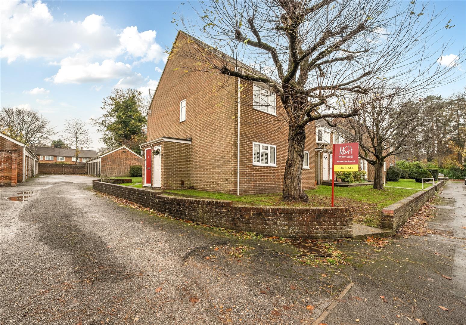 Barracane Drive, Crowthorne, Berkshire, RG45 7NU