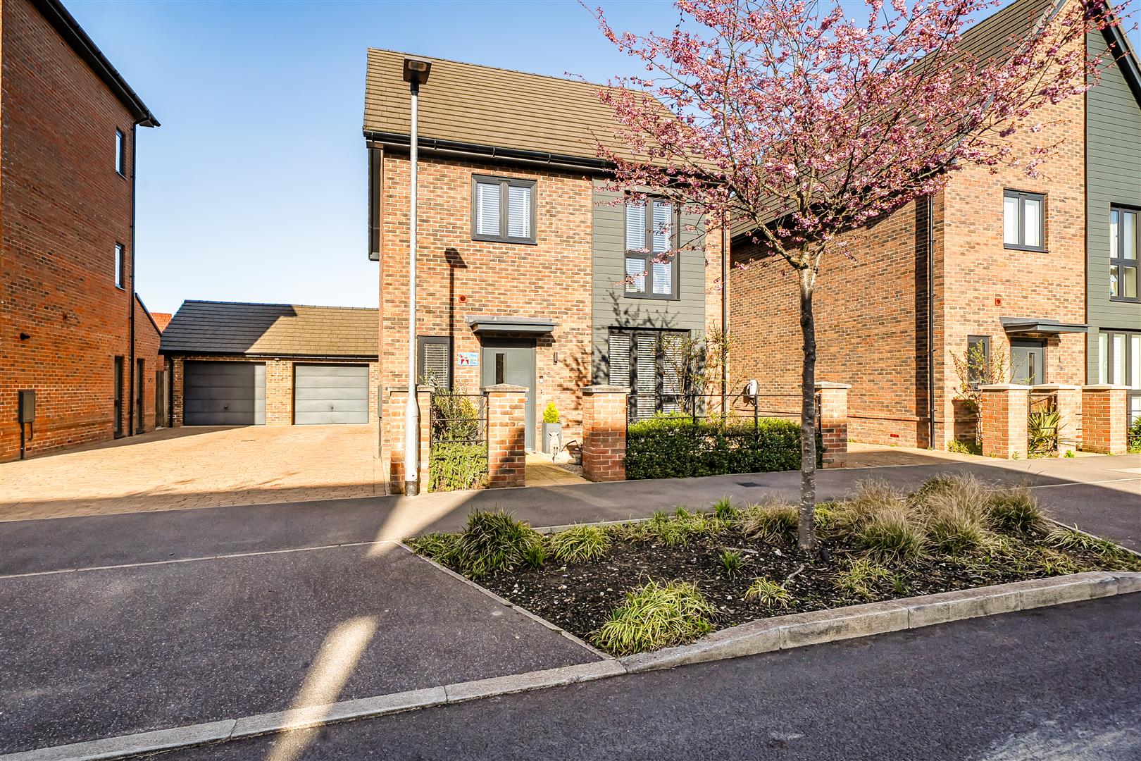 St. Marys Row, Crowthorne, Berkshire, RG45 6QB