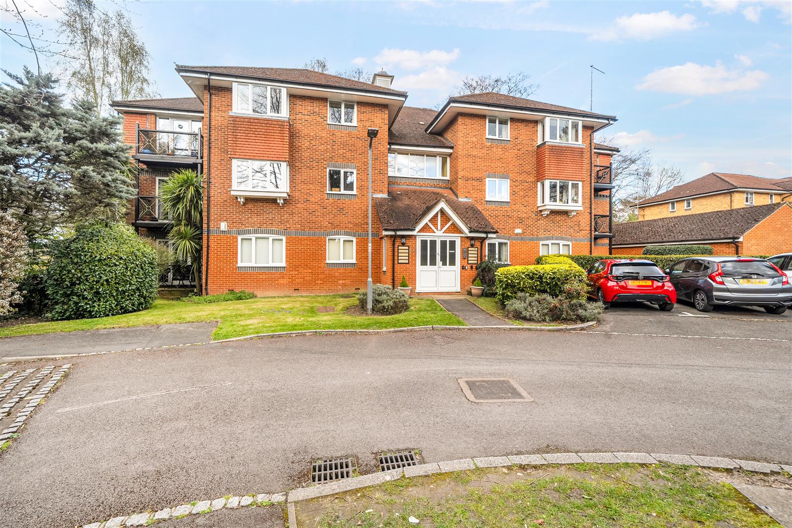 Masefield Gardens Crowthorne, RG45 7QS
