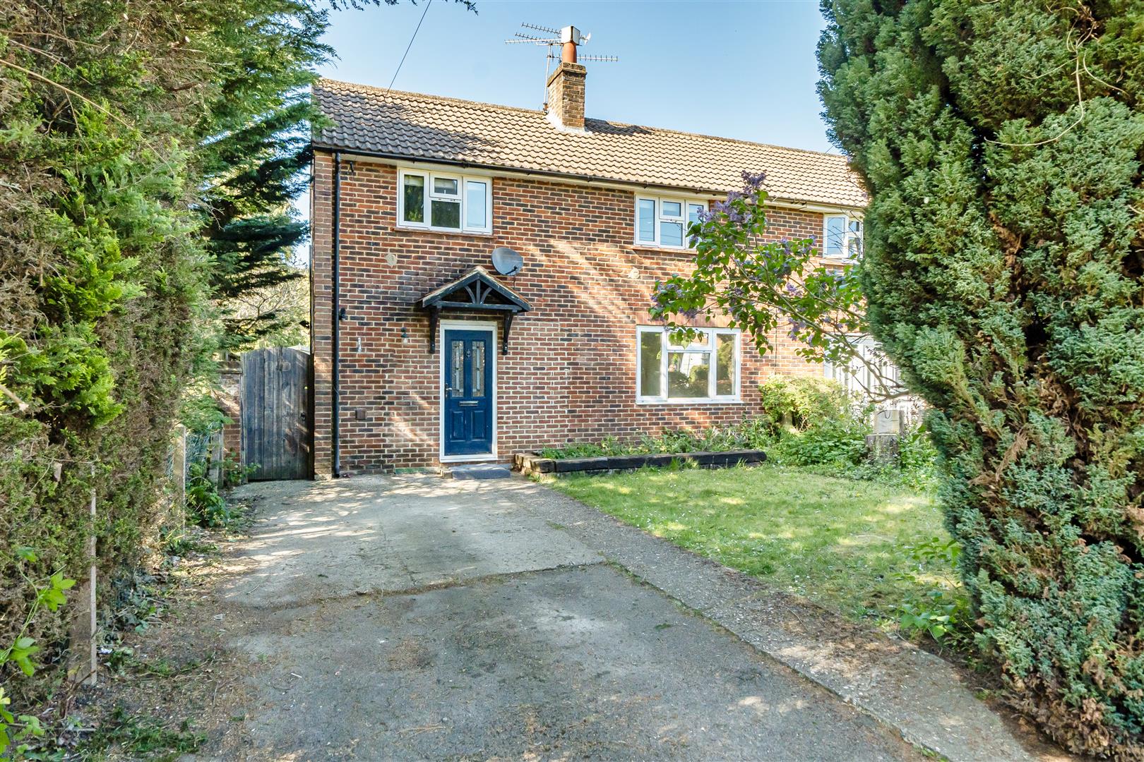 Cricket Field Grove, Crowthorne, Berkshire, RG45 7ES