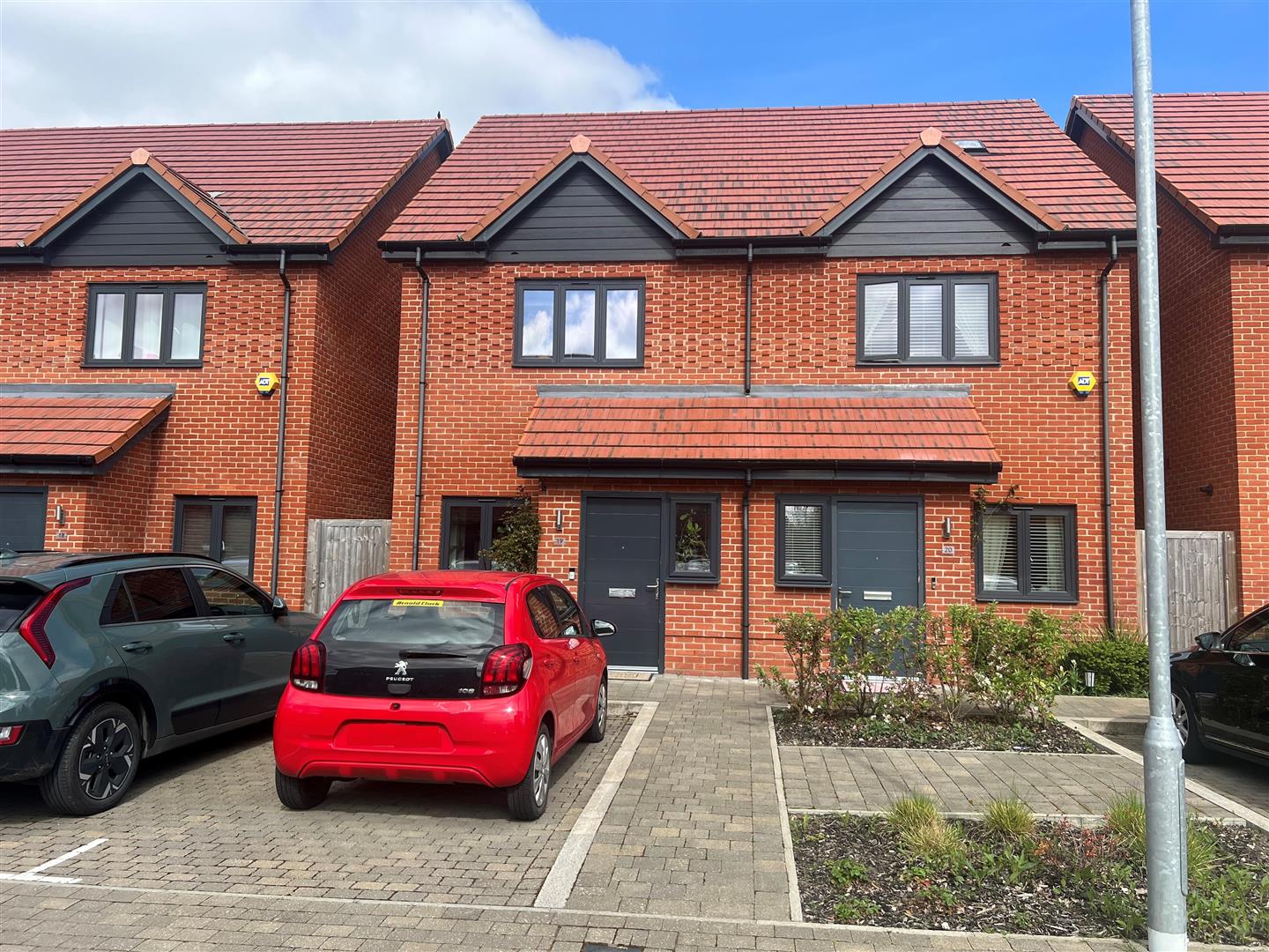 Paddock Way, Crowthorne, Berkshire, RG45 6UG