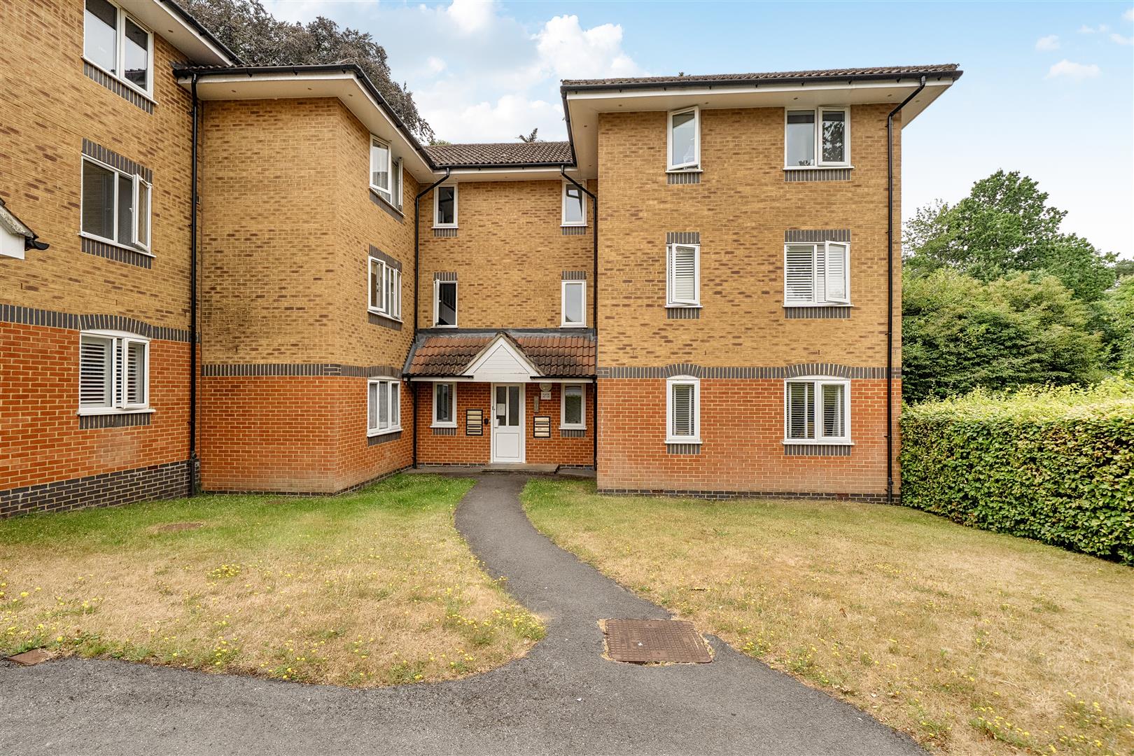 Masefield Gardens, Crowthorne, Berkshire, RG45 7QS