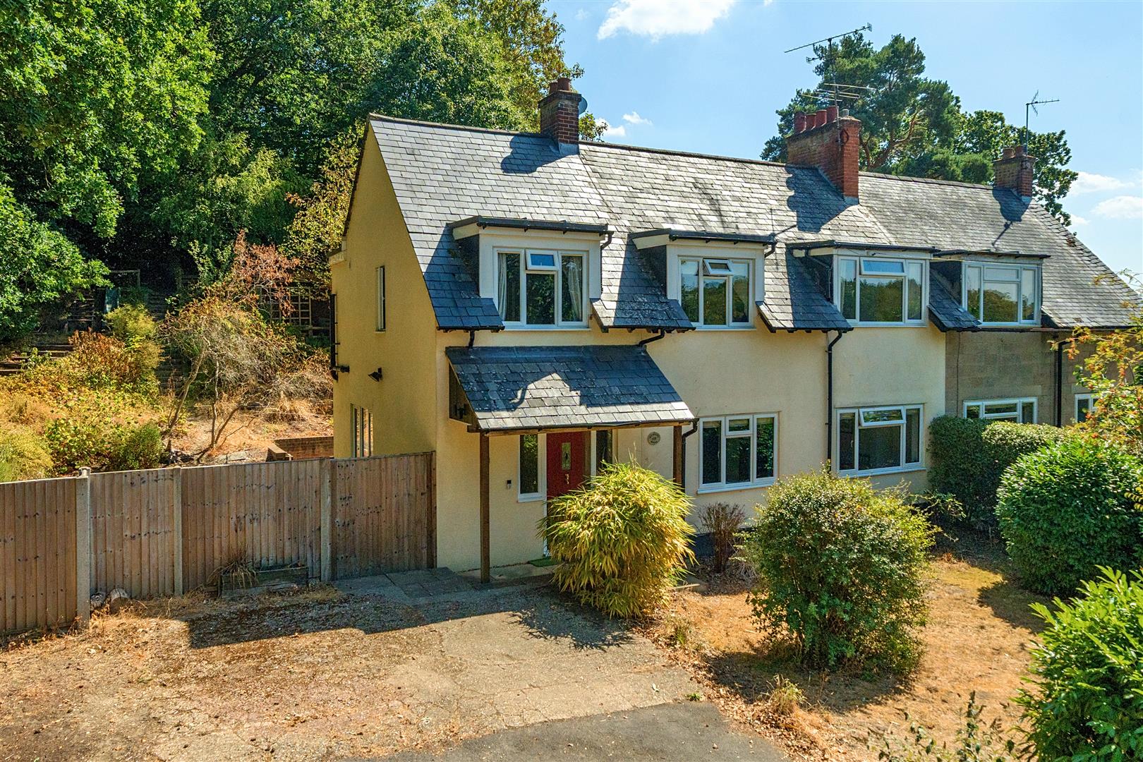 School Hill, Crowthorne, Berkshire, RG45 7HE
