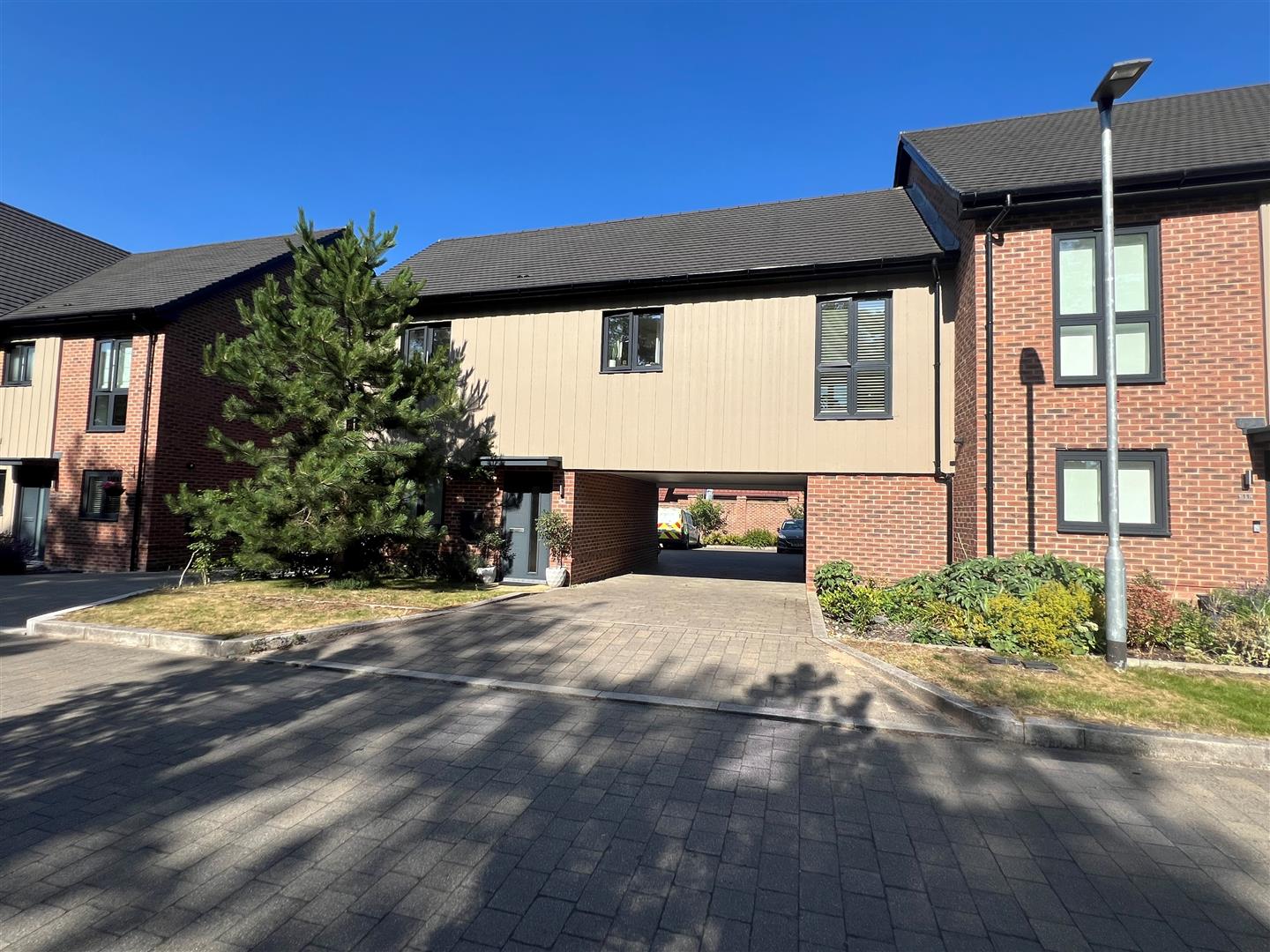 Hollywood Place Crowthorne, RG45 6UH